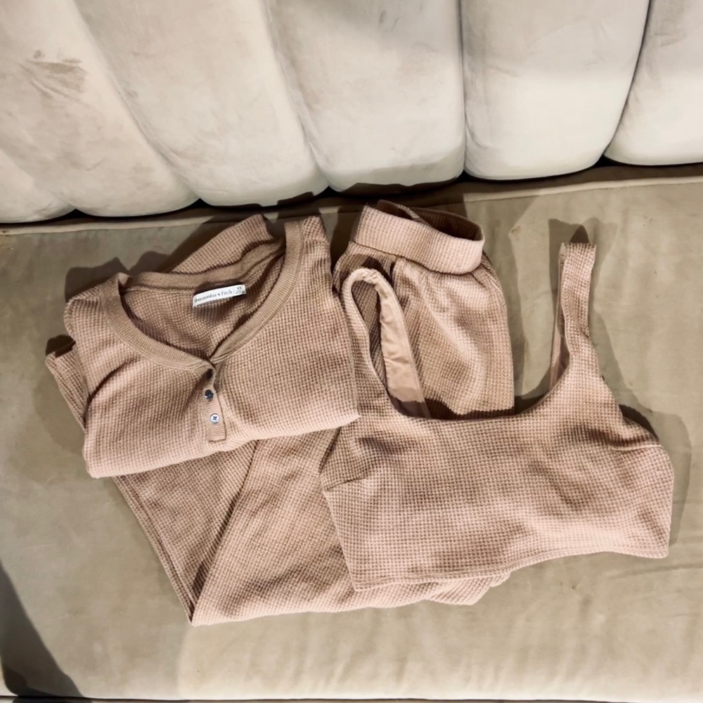 A&F lounge set